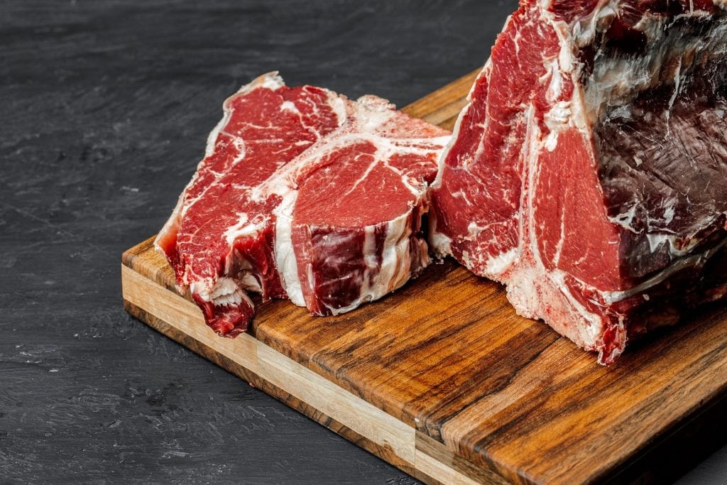 Was ist der Unterschiede zwischen Porterhouse- und T-Bone-Steak?