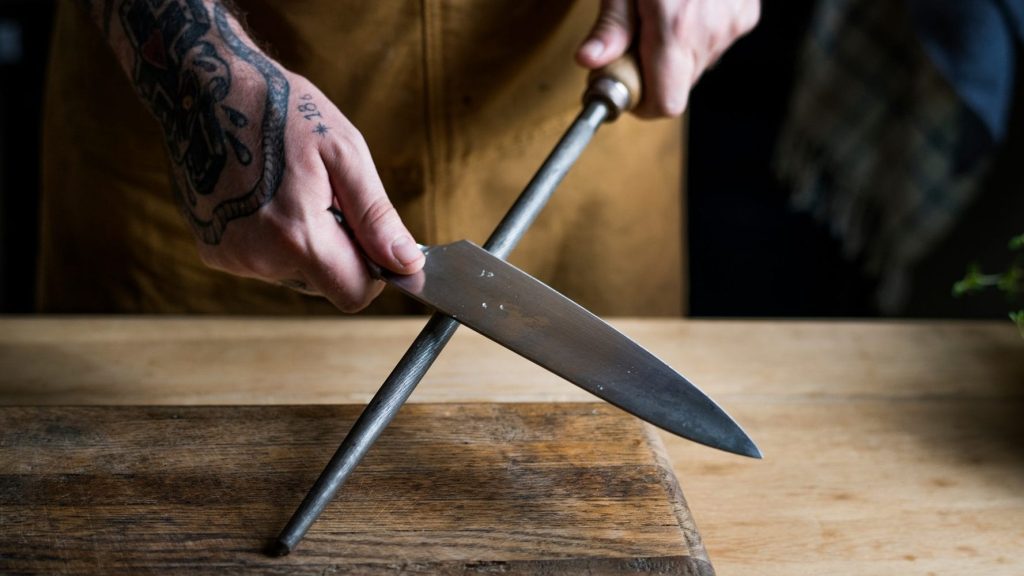 Messerpflege: So bleiben deine Küchenmesser garantiert scharf