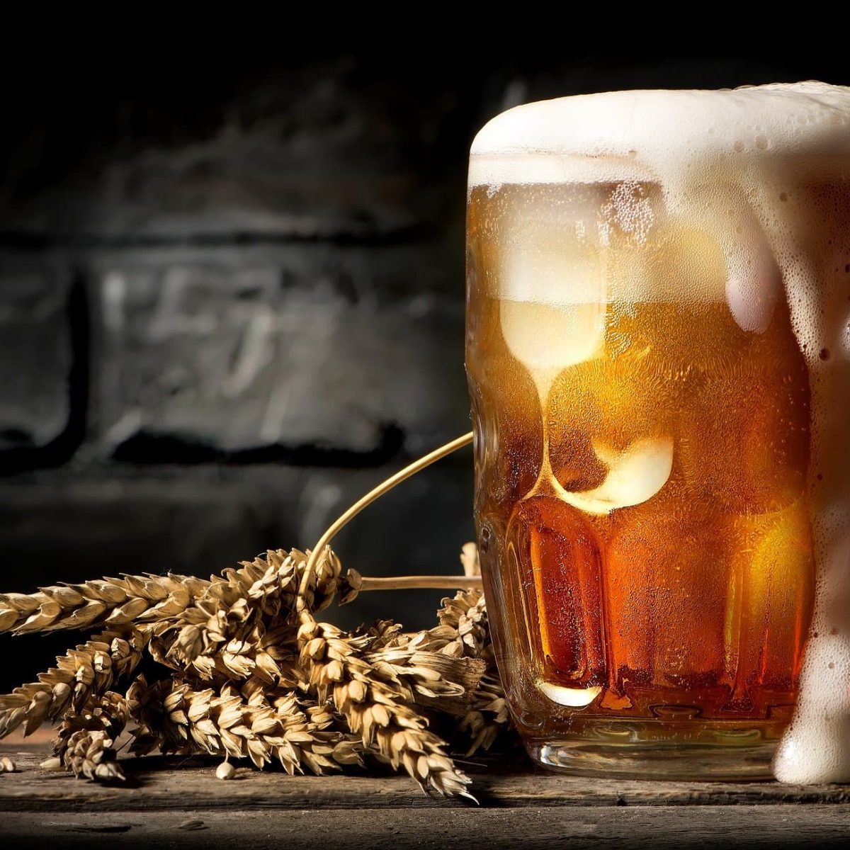 Sollte man abgelaufenes Bier noch trinken? Der Faktencheck