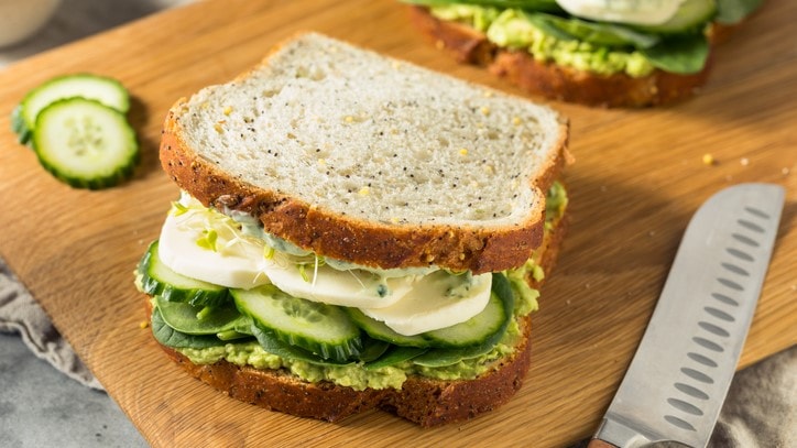 Green-Goddess Sandwich frisch serviert.