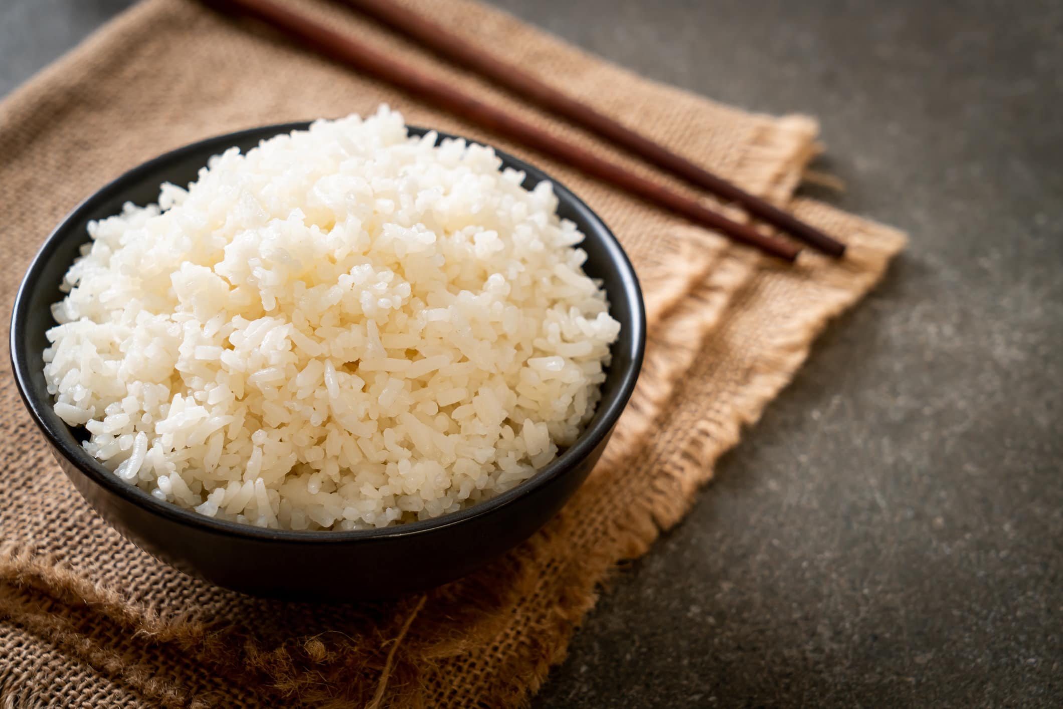 Mit diesen 7 Tricks wird Reiskochen zum Kinderspiel