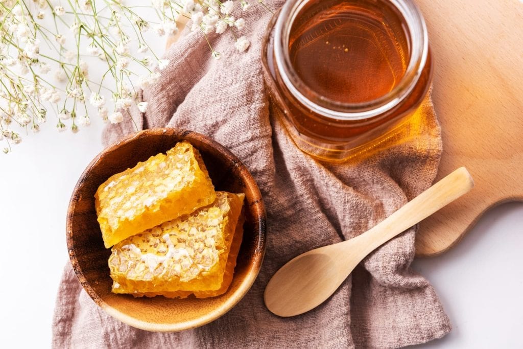 Kennst du schon diese 7 Alternativen für veganen Honig?