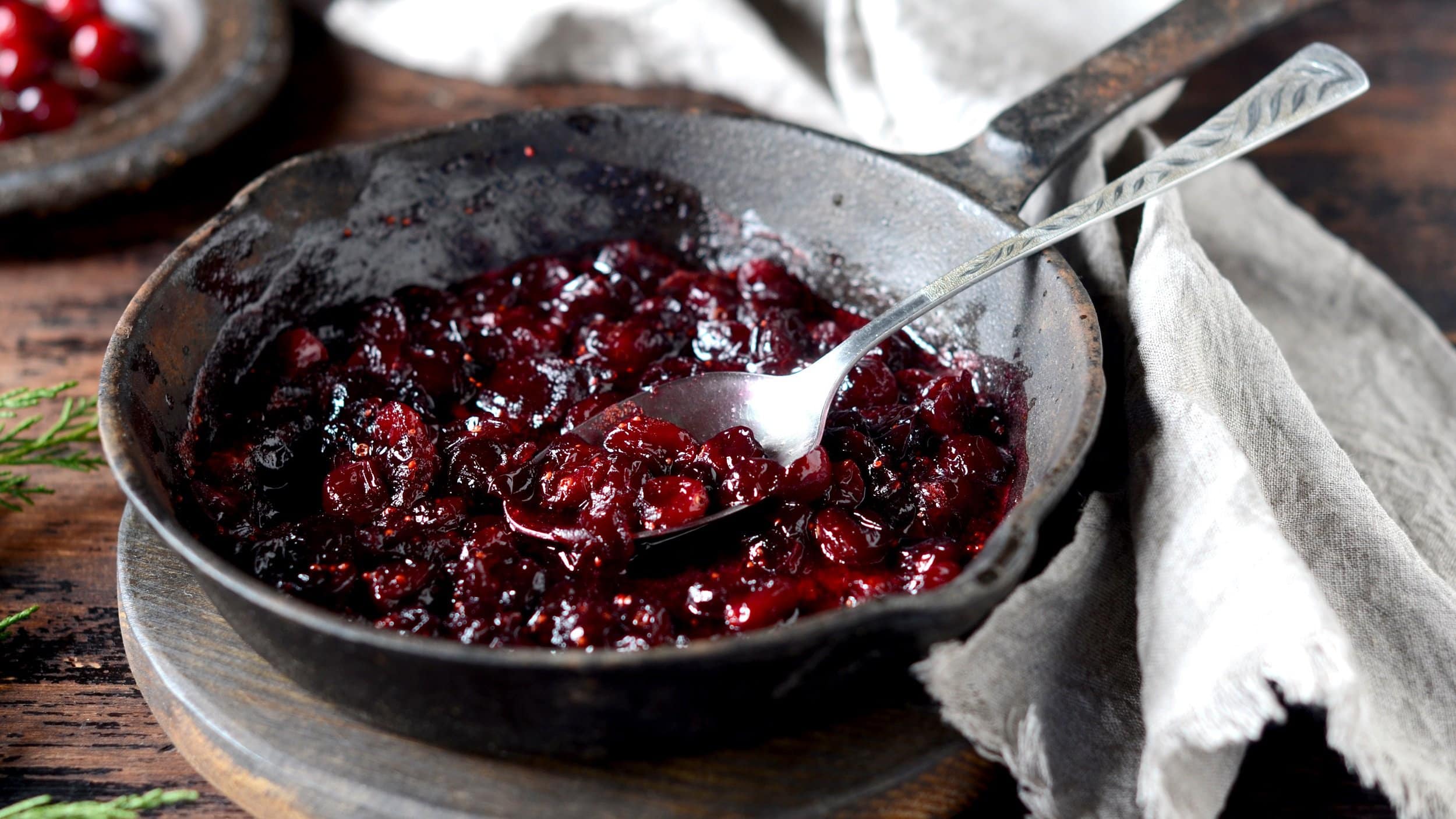 Cranberry-Kompott: Weihnachtliche, schnelle Dessert-Idee - EAT CLUB