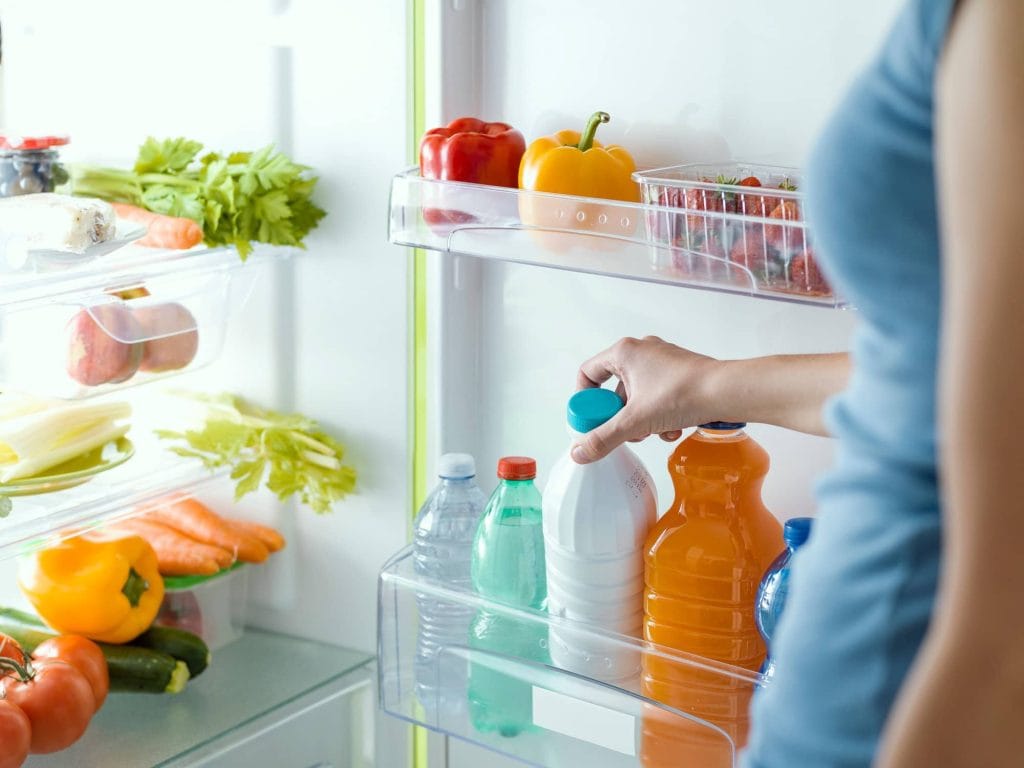 Weshalb man eine Schale Salz in den Kühlschrank stellen sollte
