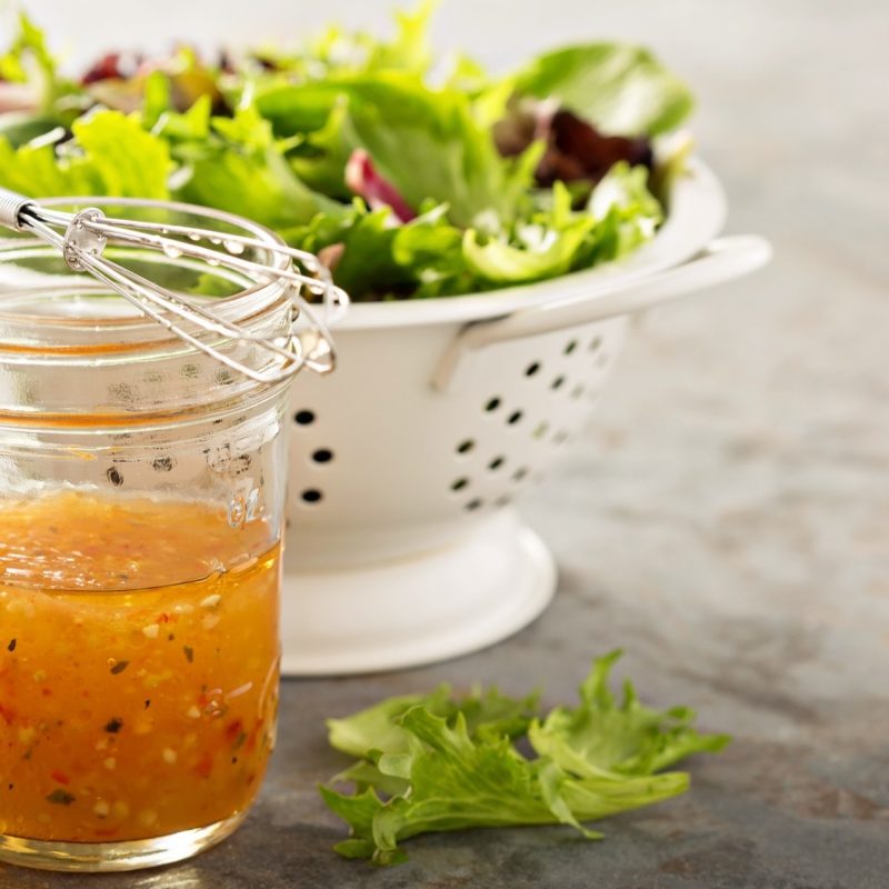 Salat anmachen: Die richtige Reihenfolge von Essig, Öl, Salz und Pfeffer