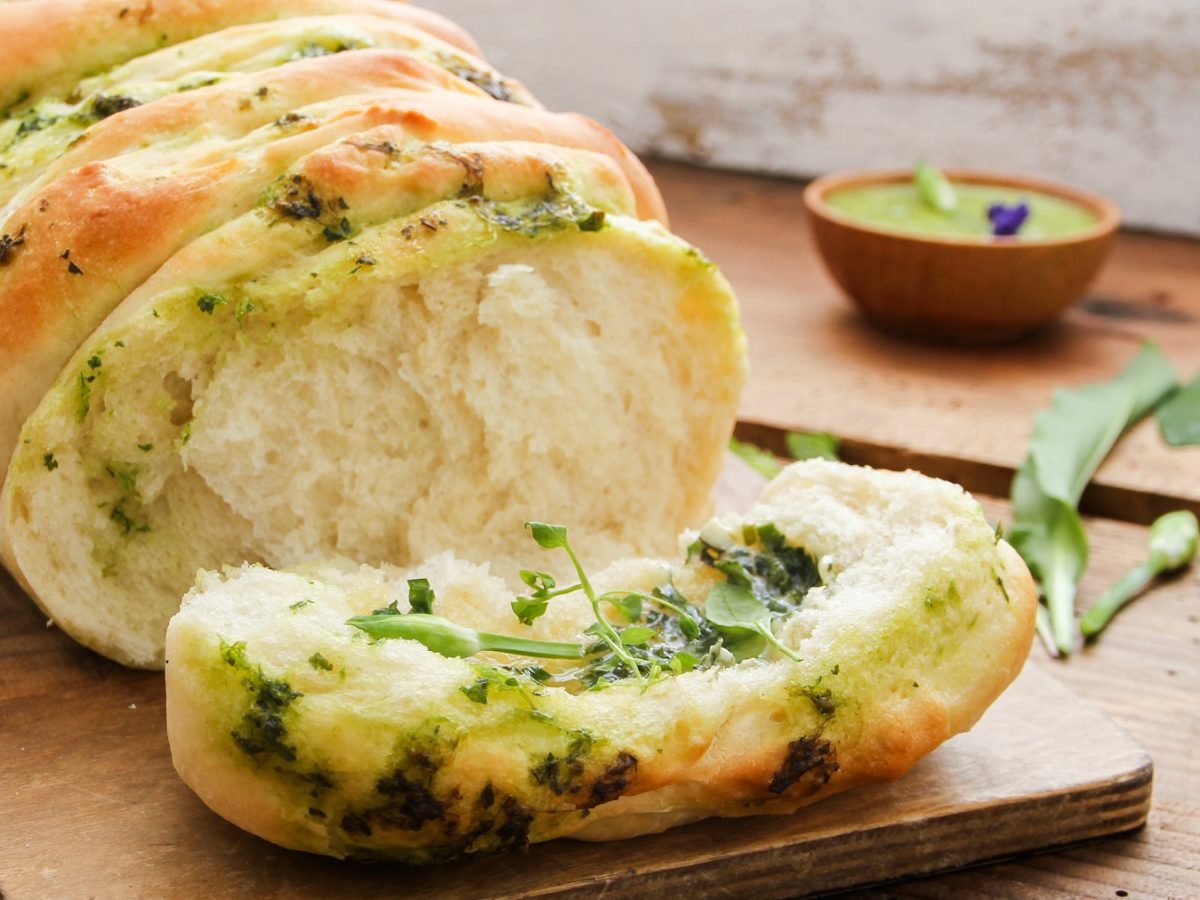 Passend zur Saison: Pull Apart Bread mit Bärlauchfrischkäse.